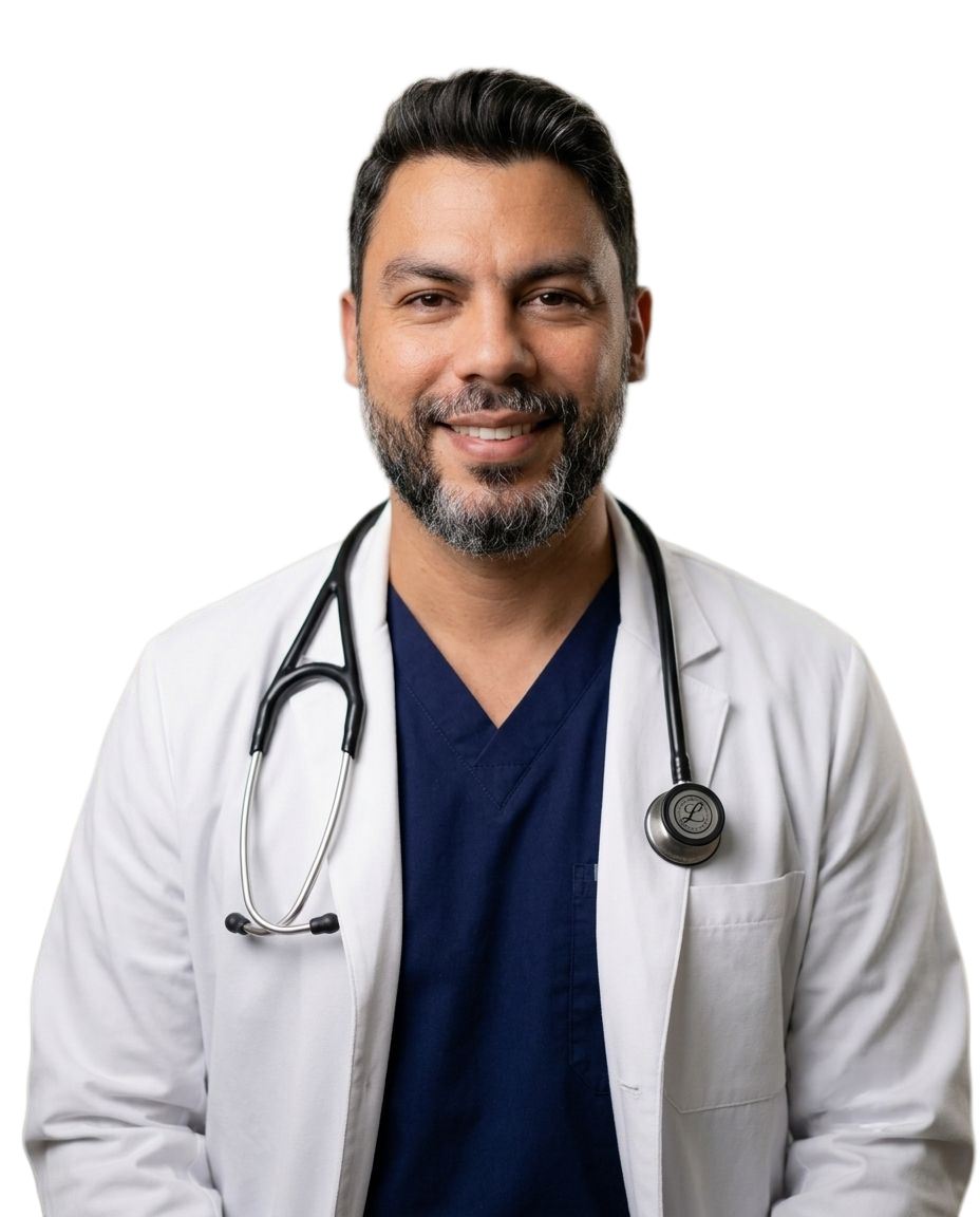 Dr. José Messias Oliveira Júnior em jaleco branco com estetoscópio.